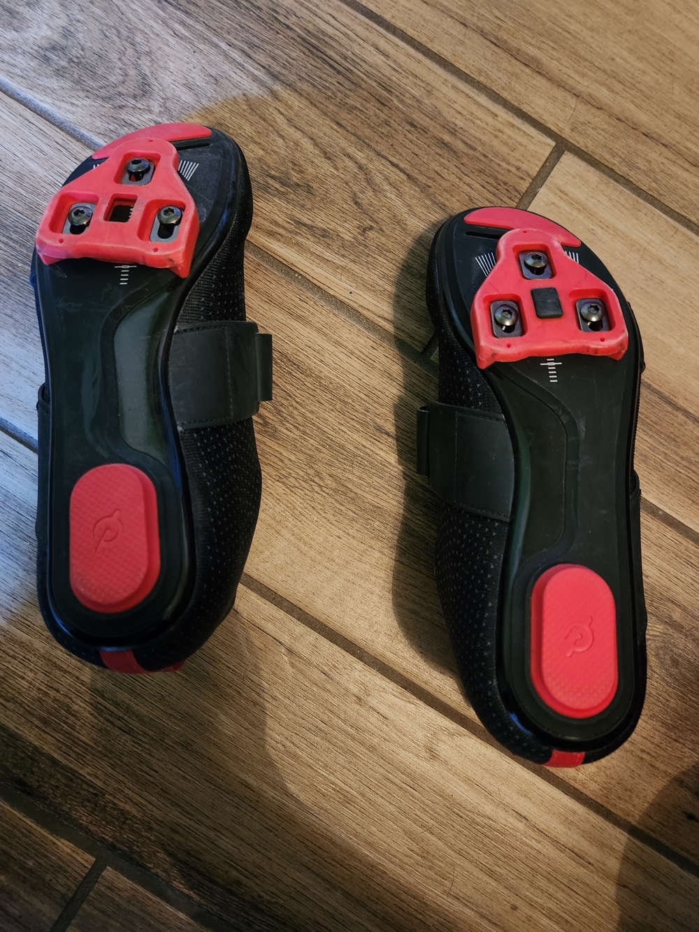 Peloton Black Spin Shoes with Red Lining - Picture 3 of 4